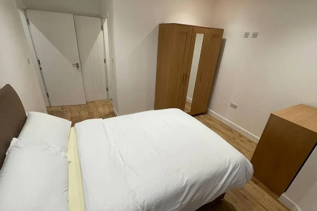 Beautiful Share 7 Rooms Of Double Bedroom House All With Private Bathroom And Toilets Bexleyheath Holiday home