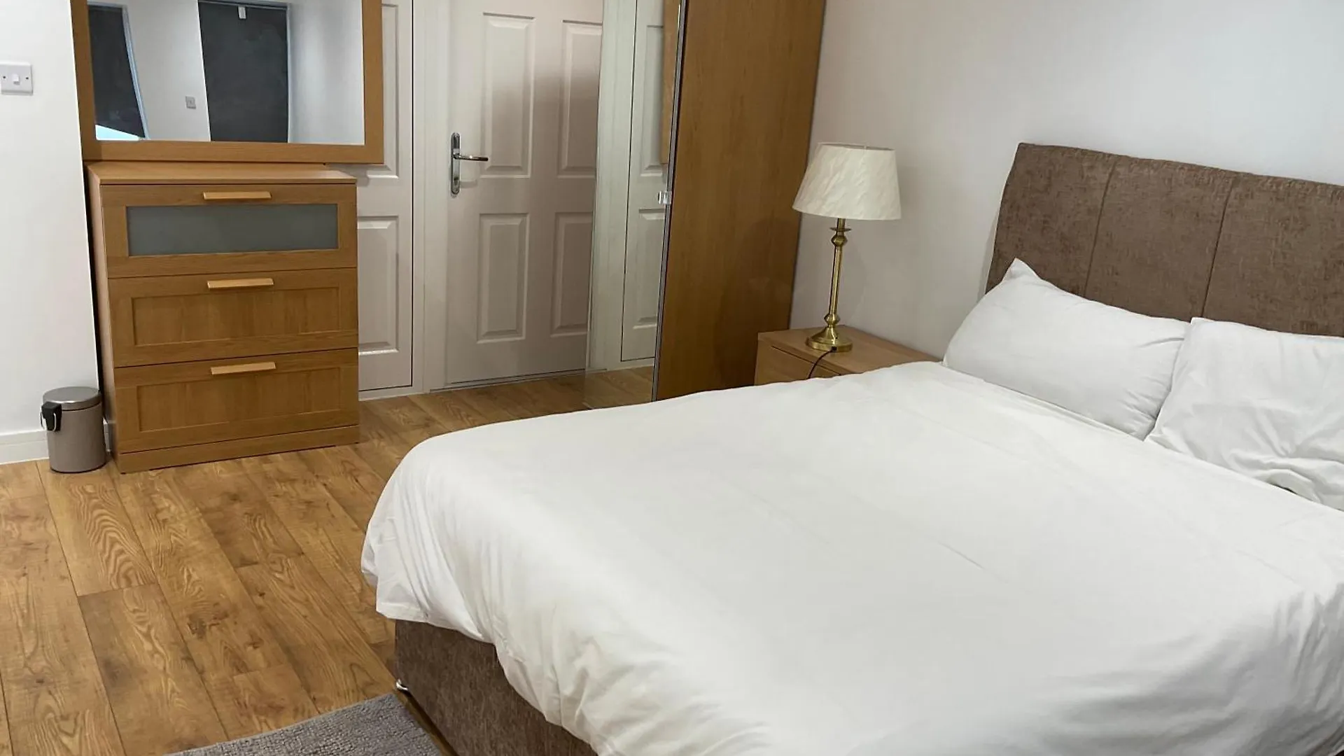 Beautiful Share 7 Rooms Of Double Bedroom House All With Private Bathroom And Toilets Bexleyheath 0*,  United Kingdom